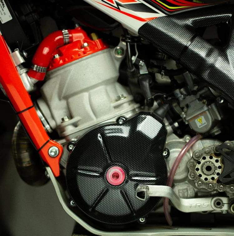 PROTECTOR TAPA VOLANTE MAGNETICO TRRS 2016-2026 - Imagen 3